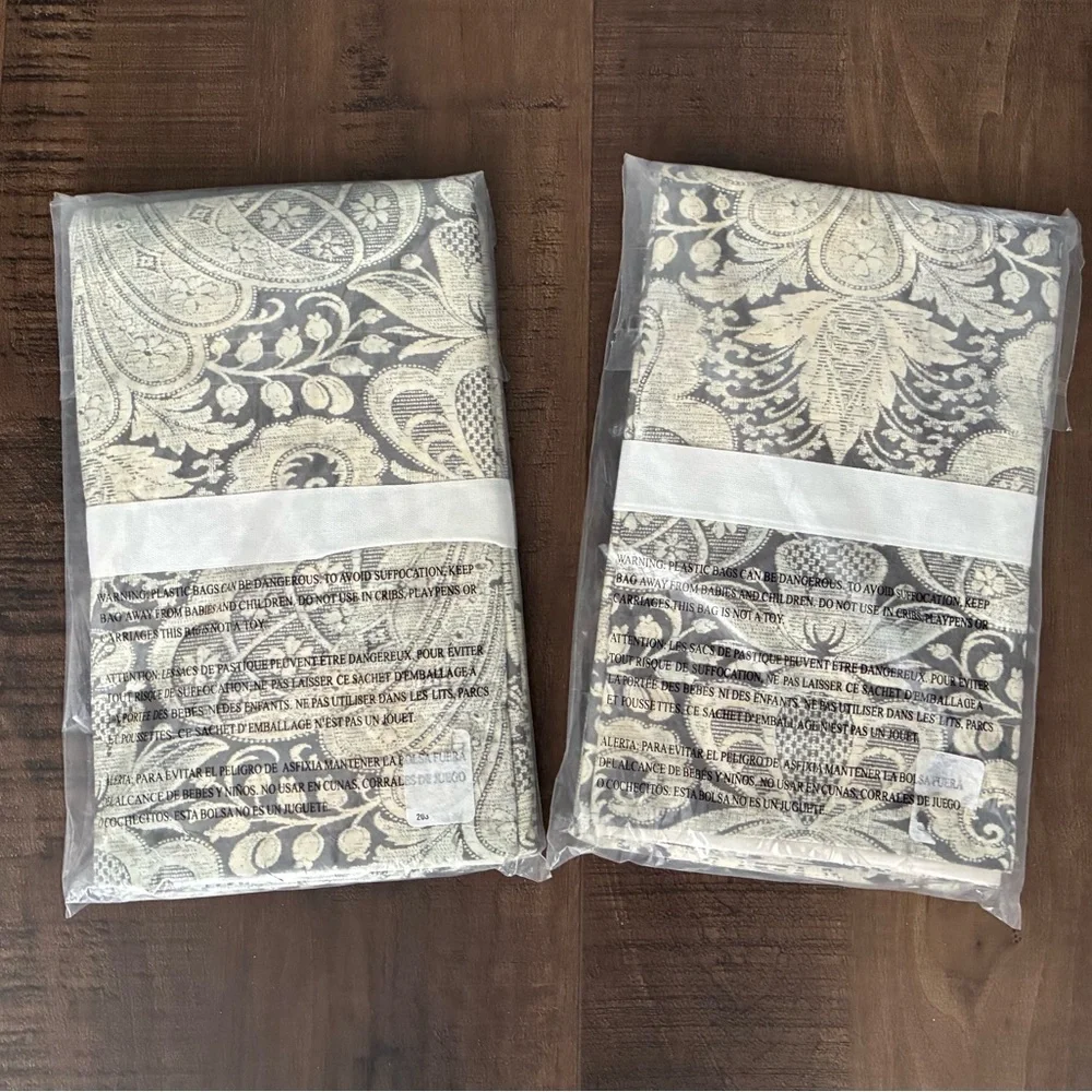 New Set 2 Pottery Barn Janelle Shams
